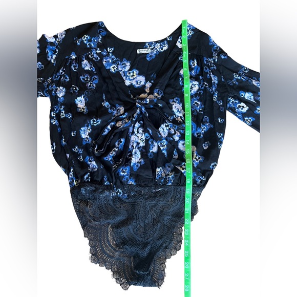 FREE PEOPLE / Size XS/ “Forties Feels” Black Floral Printed Boho Bodysuit - Picture 11 of 15
